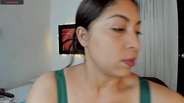 Lauralove 69 online show from 18, 5, 2026