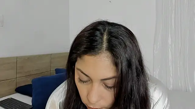 Lauralove 69 online show from 23, 5, 2026