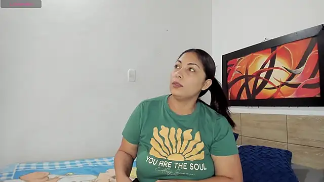 Lauralove 69 online show from 3, 6, 2026