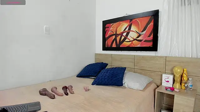 Lauralove 69 online show from 6, 7, 2026