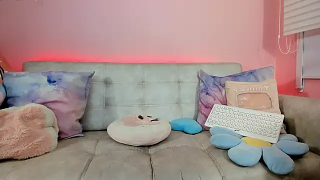tinysara online show from 2, 5, 2026
