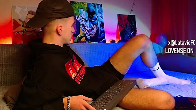 Midnighter  online show from 30, 1, 2025