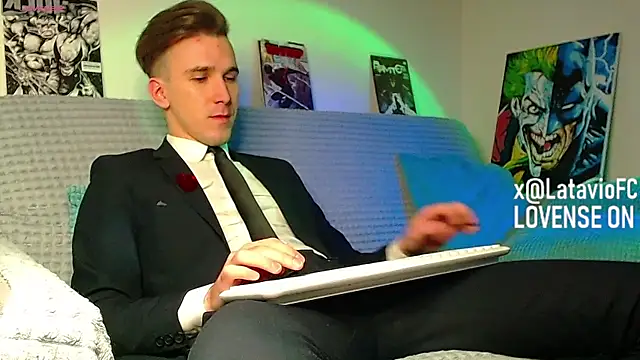 Midnighter  online show from 15, 5, 2026
