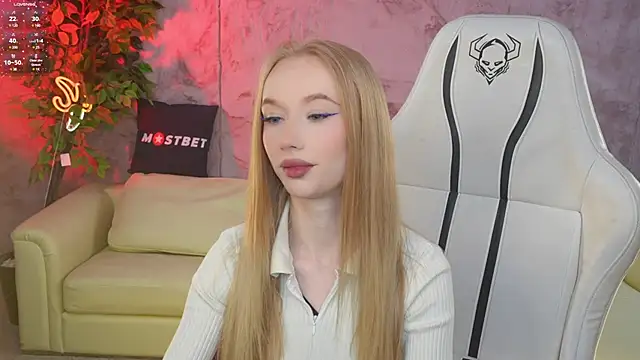 Amelia Blaze online show from 9, 12, 2024