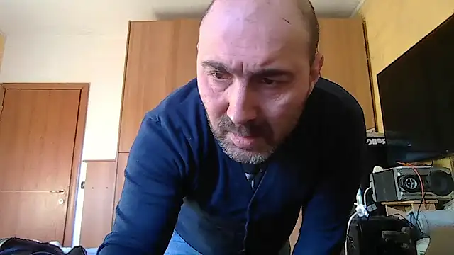 Snapshot of Analove1976 chatting on 11, 1, 2026 Analove1976 online show from 11, 1, 2026