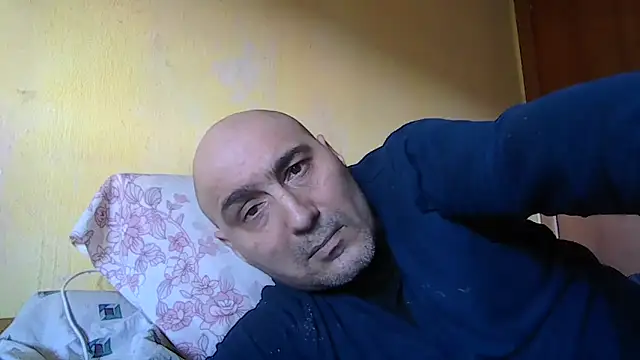 Snapshot of Analove1976 chatting on 15, 2, 2026 Analove1976 online show from 15, 2, 2026