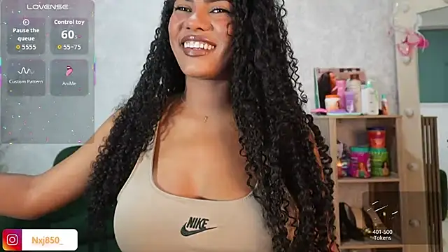 HOTBLACKANDWHITE2 online show from 11, 2, 2026