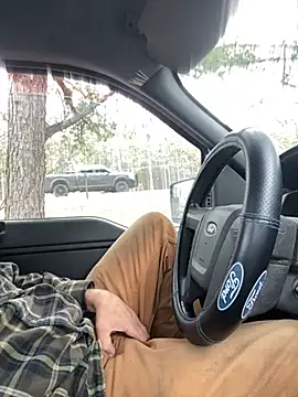 Snapshot of Themechanic420 chatting on 5, 3, 2025 Themechanic420 online show from 5, 3, 2025