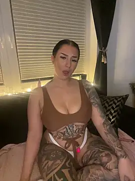 Mia-Bremer online show from 8, 1, 2025