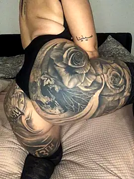 Mia-Bremer online show from 5, 12, 2025