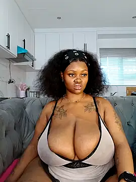 Snapshot of Yung-Missy chatting on 3, 2, 2026 Yung-Missy online show from 3, 2, 2026