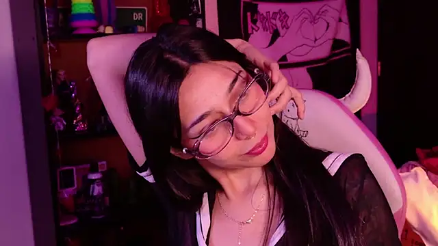 amber yull online show from 20, 6, 2026