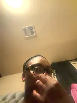 Snapshot of TrueeFantasee chatting on 4, 12, 2025 TrueeFantasee online show from 4, 12, 2025