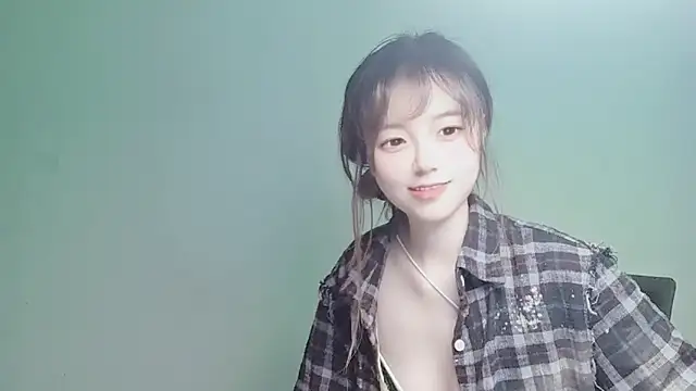 Snapshot of VaerySaenz chatting on 2, 1, 2025 VaerySaenz online show from 2, 1, 2025