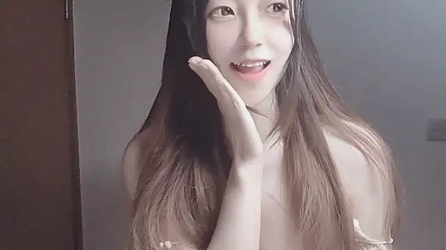 Snapshot of VaerySaenz chatting on 2, 10, 2025 VaerySaenz online show from 2, 10, 2025