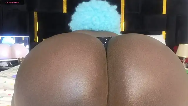 Snapshot of Sexy_sharntel chatting on 12, 10, 2025 Sexy sharntel online show from 12, 10, 2025