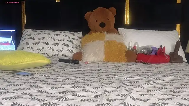 Snapshot of Sexy_sharntel chatting on 13, 10, 2025 Sexy sharntel online show from 13, 10, 2025