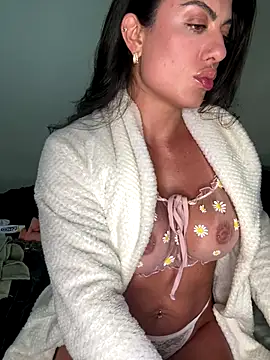 Snapshot of ise_mahh chatting on 8, 10, 2025 ise mahh online show from 8, 10, 2025