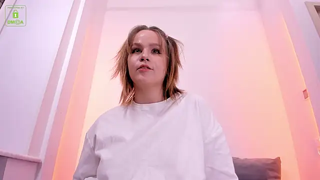 Snapshot of ErikaLust chatting on 9, 12, 2024 ErikaLust online show from 9, 12, 2024