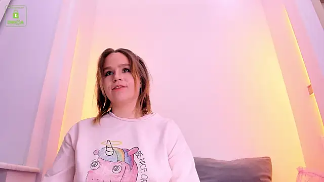 Snapshot of ErikaLust chatting on 4, 1, 2025 ErikaLust online show from 4, 1, 2025