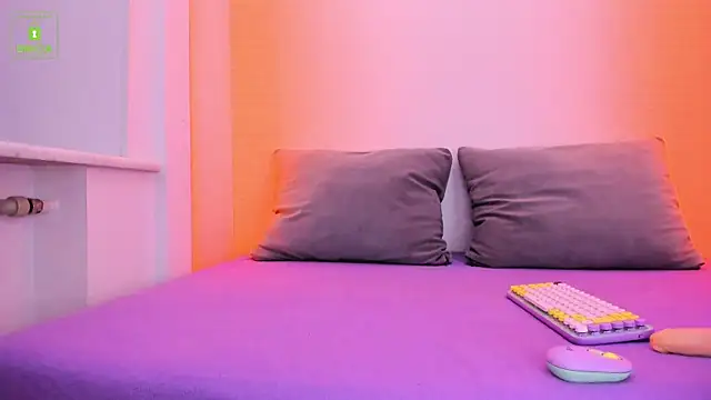 Snapshot of ErikaLust chatting on 21, 1, 2025 ErikaLust online show from 21, 1, 2025