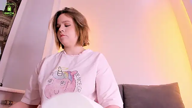 Snapshot of ErikaLust chatting on 4, 3, 2025 ErikaLust online show from 4, 3, 2025