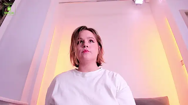 Snapshot of ErikaLust chatting on 6, 3, 2025 ErikaLust online show from 6, 3, 2025