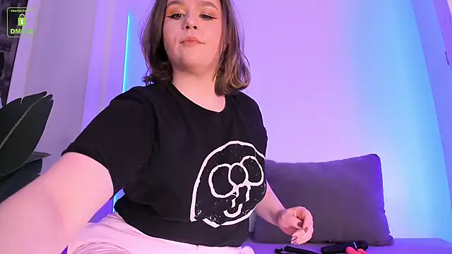 Snapshot of ErikaLust chatting on 22, 10, 2025 ErikaLust online show from 22, 10, 2025