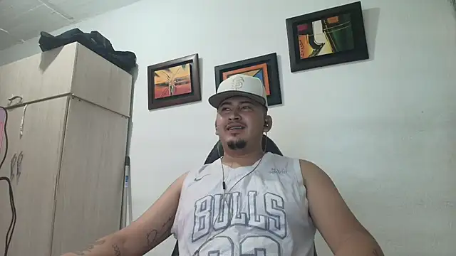 Snapshot of myke_andrade chatting on 6, 11, 2025 myke andrade online show from 6, 11, 2025