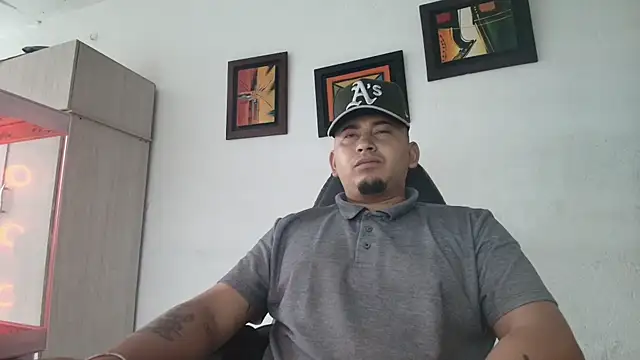 Snapshot of myke_andrade chatting on 25, 11, 2025 myke andrade online show from 25, 11, 2025