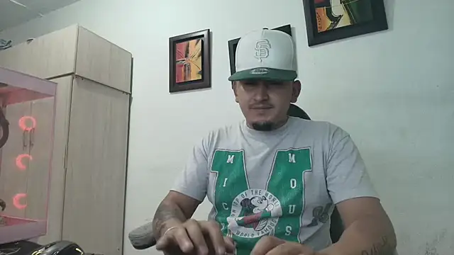 Snapshot of myke_andrade chatting on 27, 11, 2025 myke andrade online show from 27, 11, 2025