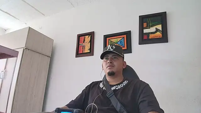 Snapshot of myke_andrade chatting on 2, 12, 2025 myke andrade online show from 2, 12, 2025