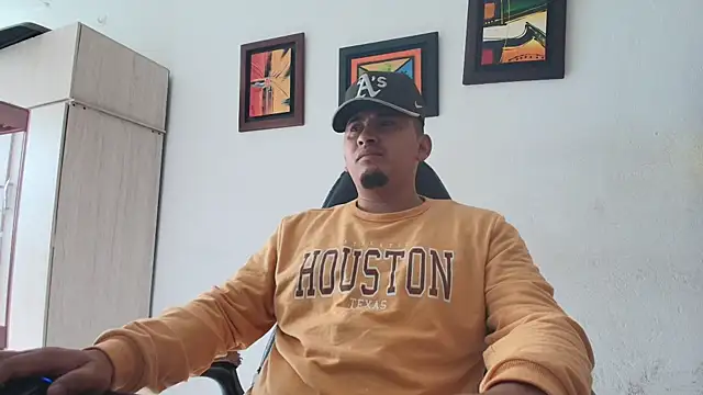 Snapshot of myke_andrade chatting on 5, 12, 2025 myke andrade online show from 5, 12, 2025