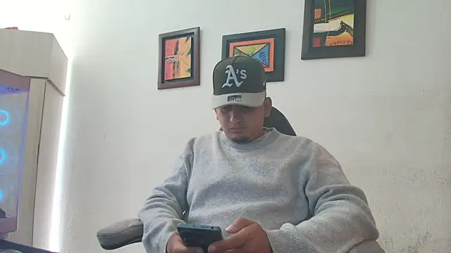 Snapshot of myke_andrade chatting on 14, 12, 2025 myke andrade online show from 14, 12, 2025