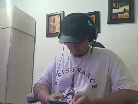 Snapshot of myke_andrade chatting on 8, 1, 2026 myke andrade online show from 8, 1, 2026