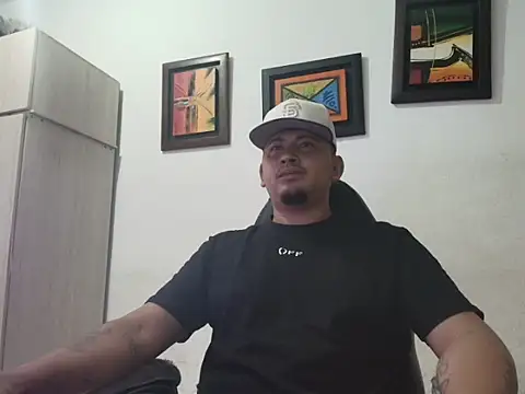 Snapshot of myke_andrade chatting on 12, 1, 2026 myke andrade online show from 12, 1, 2026