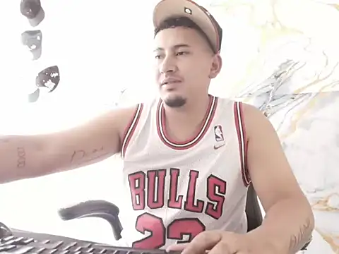 Snapshot of myke_andrade chatting on 11, 2, 2026 myke andrade online show from 11, 2, 2026