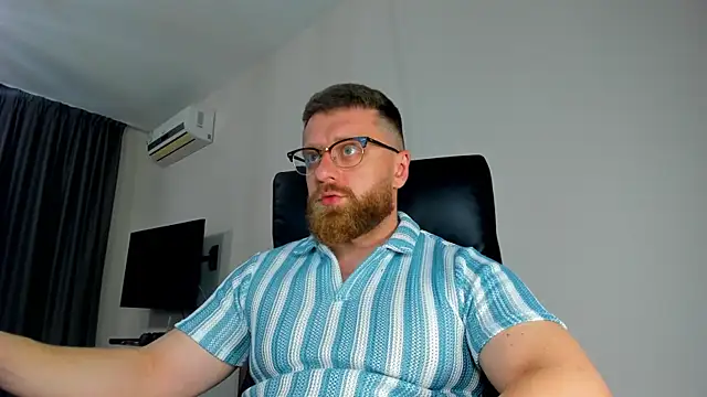Findom guy online show from 29, 4, 2026