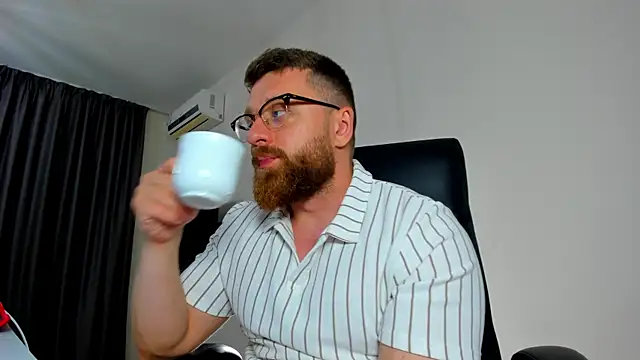 Findom guy online show from 5, 5, 2026