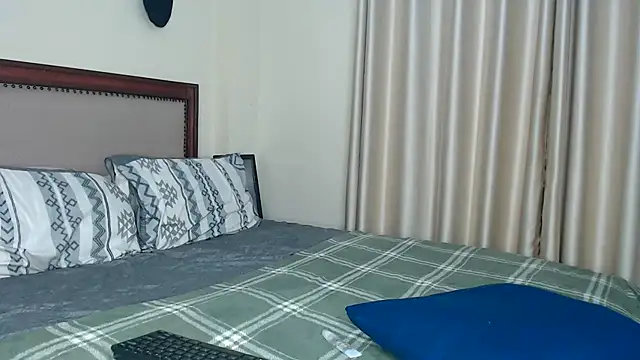 NIKKIE LOVE online show from 3, 7, 2026
