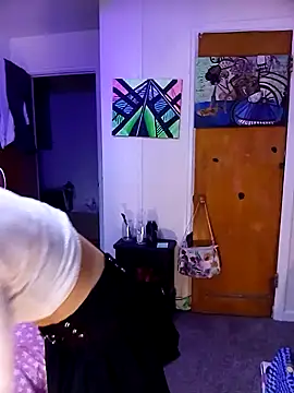 Snapshot of cammyquart chatting on 8, 12, 2024 cammyquart online show from 8, 12, 2024