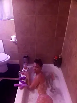 Snapshot of cammyquart chatting on 28, 12, 2024 cammyquart online show from 28, 12, 2024