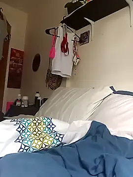 Snapshot of cammyquart chatting on 26, 10, 2025 cammyquart online show from 26, 10, 2025