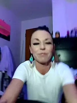 Snapshot of cammyquart chatting on 4, 11, 2025 cammyquart online show from 4, 11, 2025