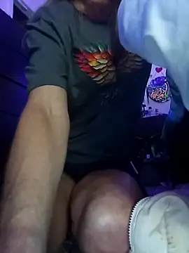 Snapshot of cammyquart chatting on 11, 11, 2025 cammyquart online show from 11, 11, 2025