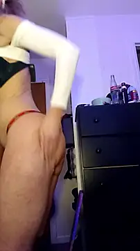 Snapshot of cammyquart chatting on 20, 12, 2025 cammyquart online show from 20, 12, 2025