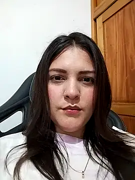 Mia Hampton online show from 2, 12, 2025