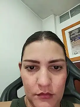 Mia Hampton online show from 19, 5, 2026