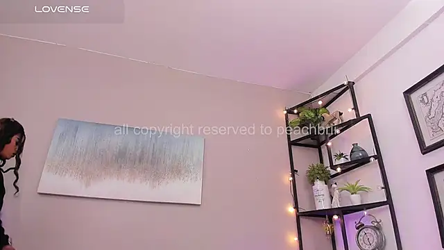 Briana Wells  online show from 29, 4, 2026