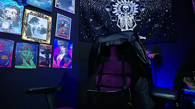 Yourmadame P online show from 27, 12, 2024